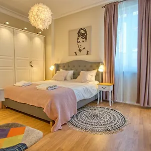 Audrey By Sofiaspot - Central, Metro To Airport Apartment Sofia